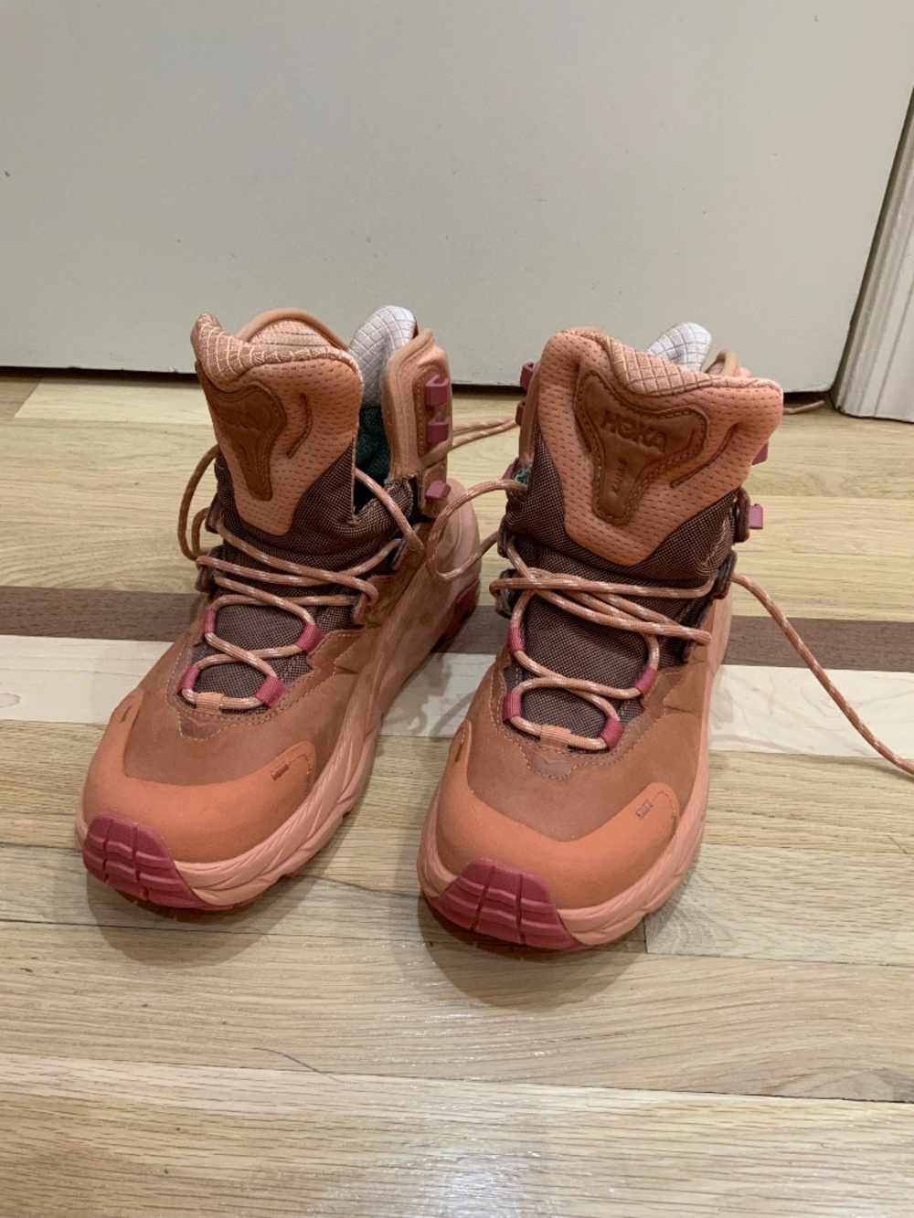 Pre Owned Hoka Women’s hiking boots